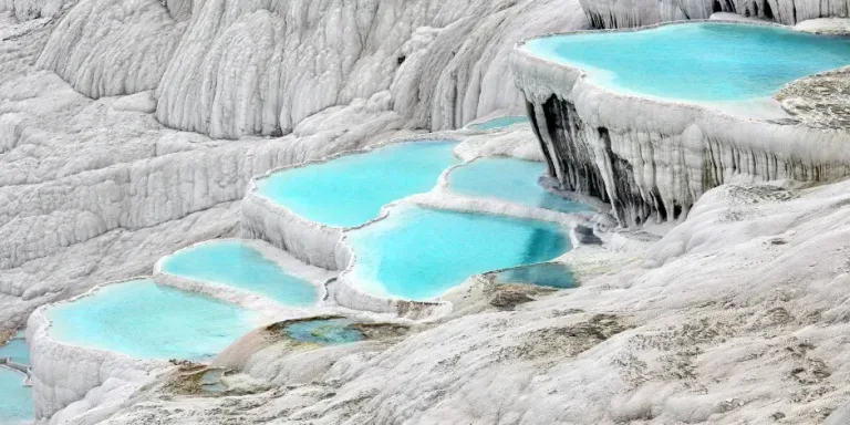 Kapak görseli: Pamukkale Gezi Rehberi: Travertenler ve Hierapolis